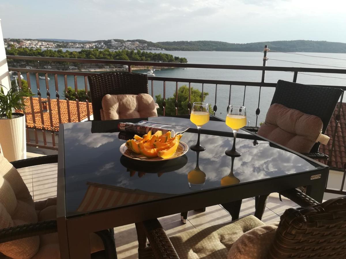 Apartment Kristina Трогир Екстериор снимка