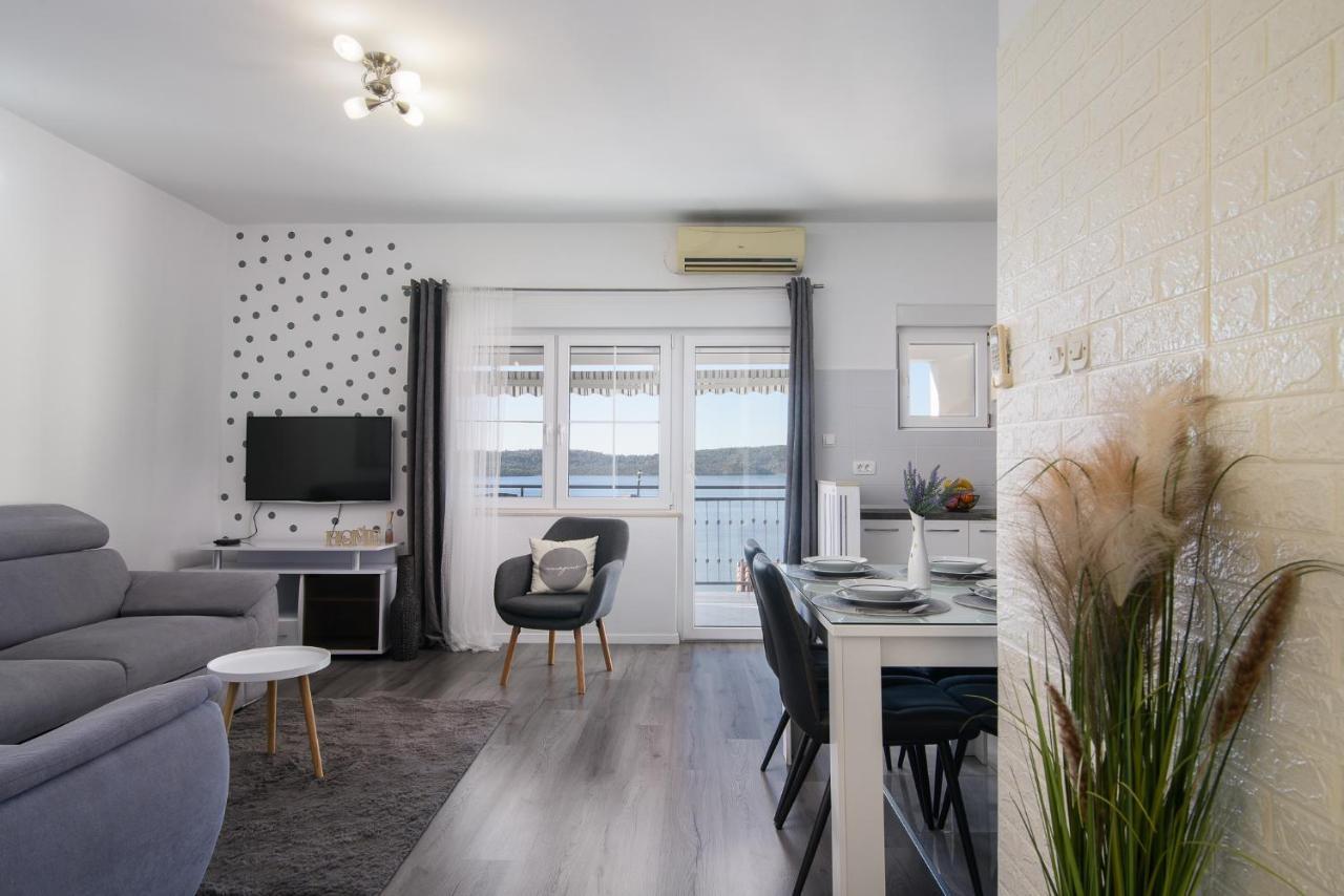 Apartment Kristina Трогир Екстериор снимка