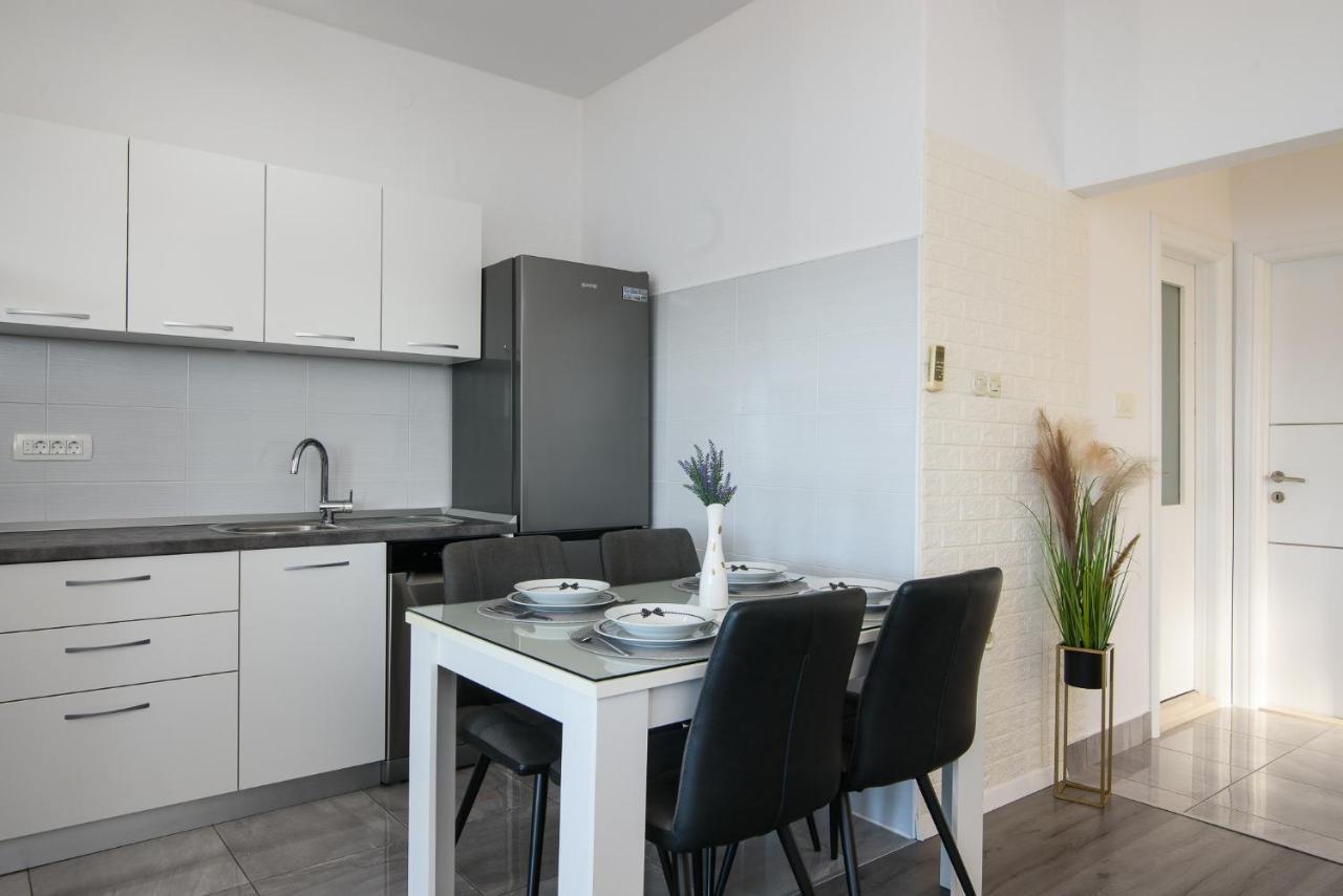 Apartment Kristina Трогир Екстериор снимка
