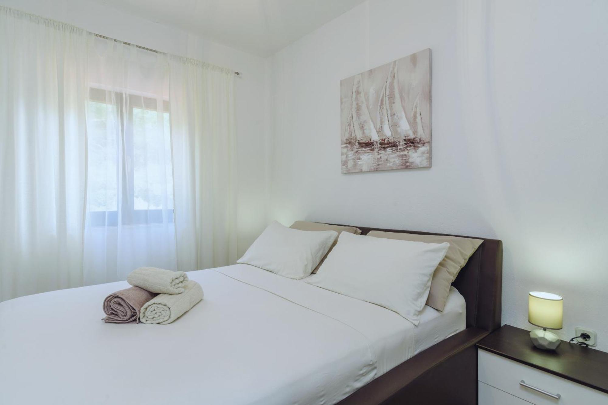 Apartment Kristina Трогир Екстериор снимка